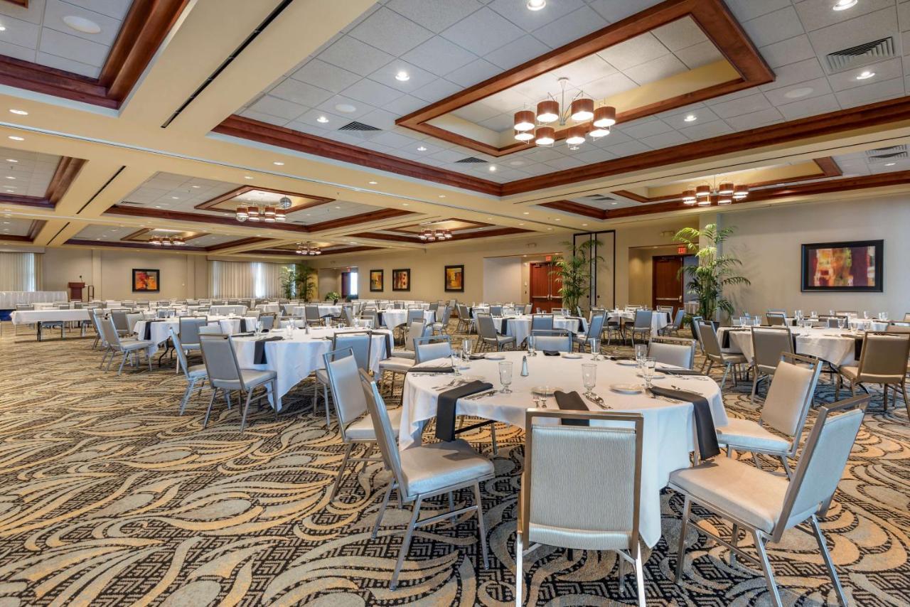 Best Western Plus Oswego Hotel And Conference Center Ngoại thất bức ảnh