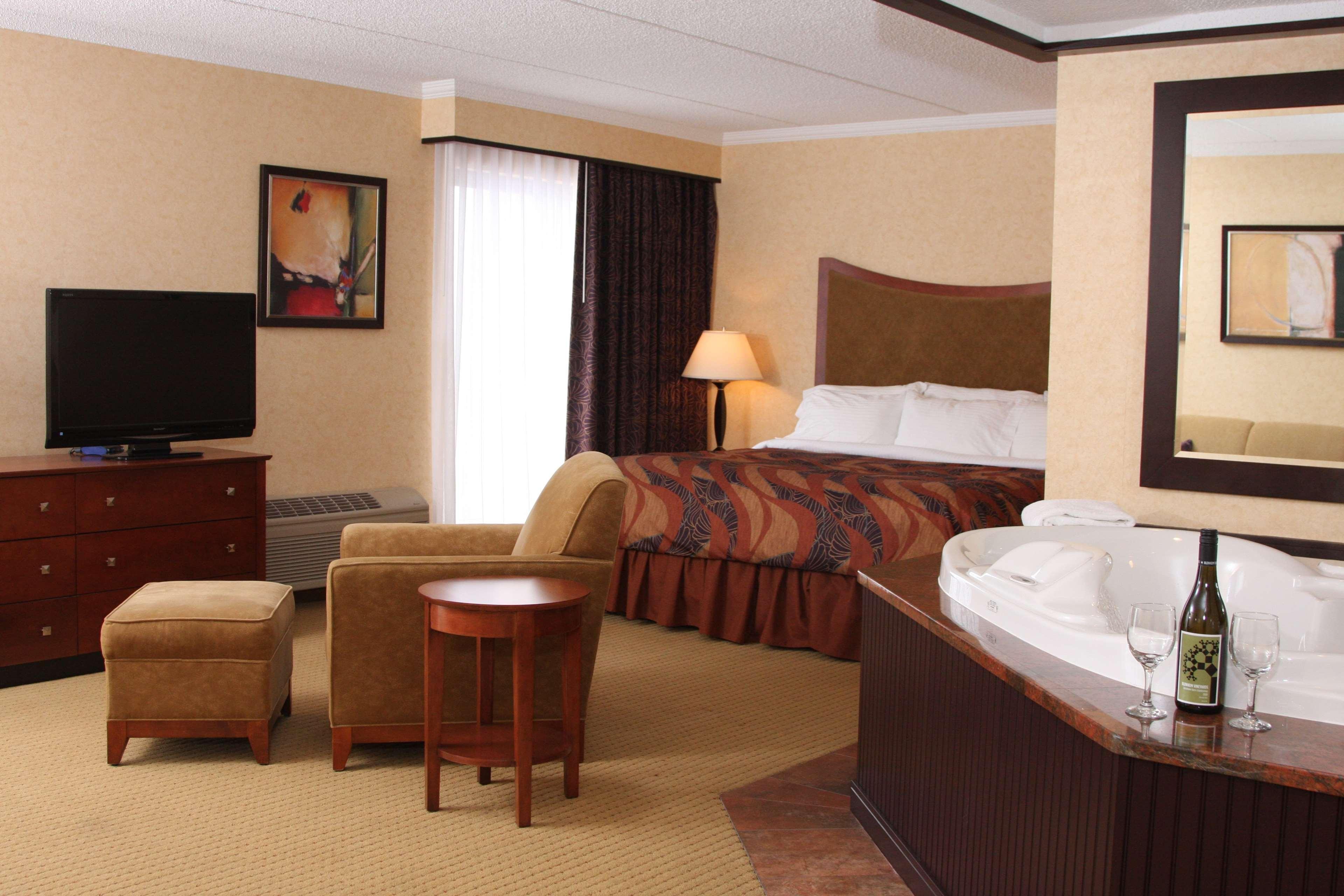 Best Western Plus Oswego Hotel And Conference Center Ngoại thất bức ảnh