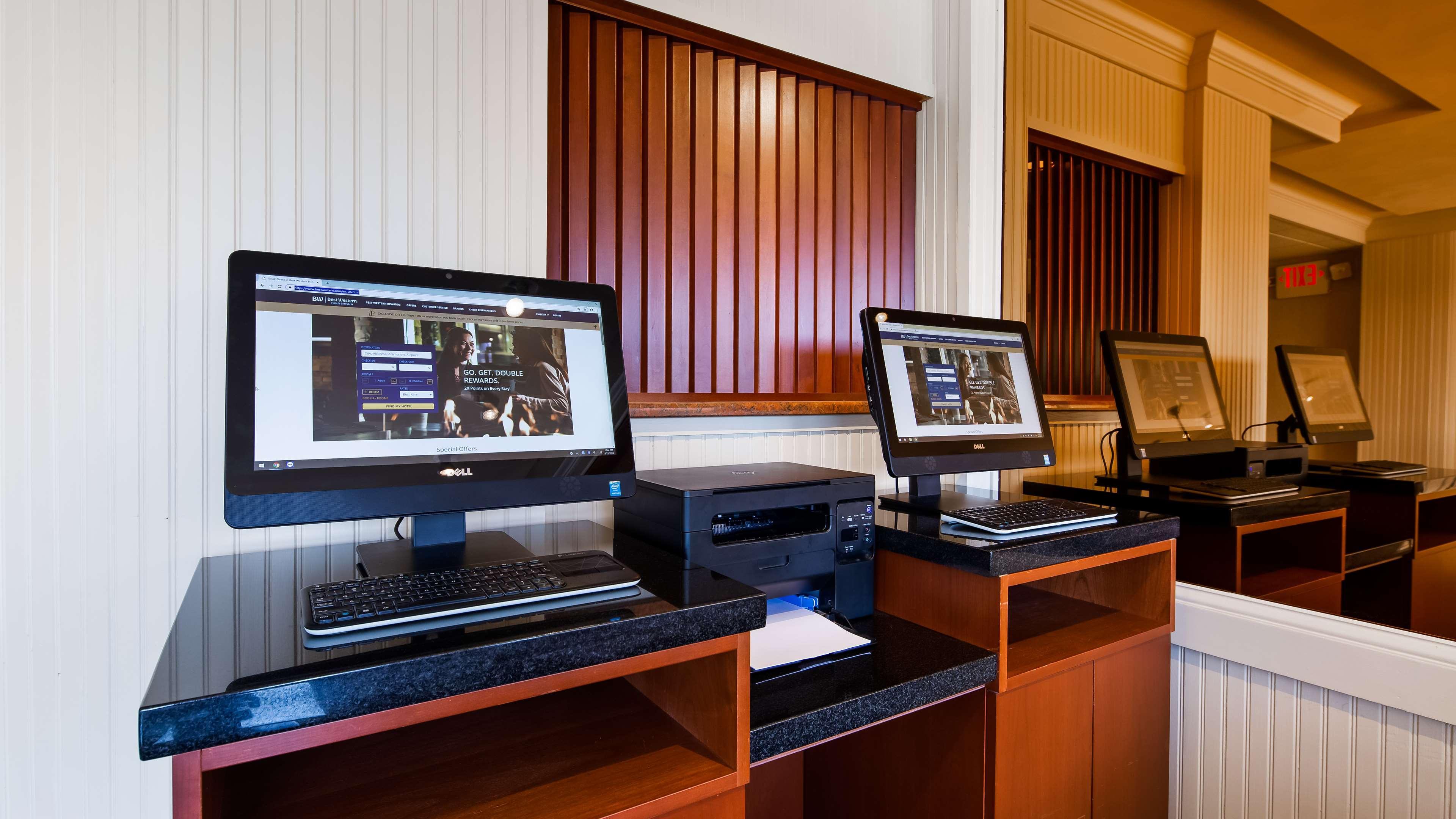 Best Western Plus Oswego Hotel And Conference Center Ngoại thất bức ảnh