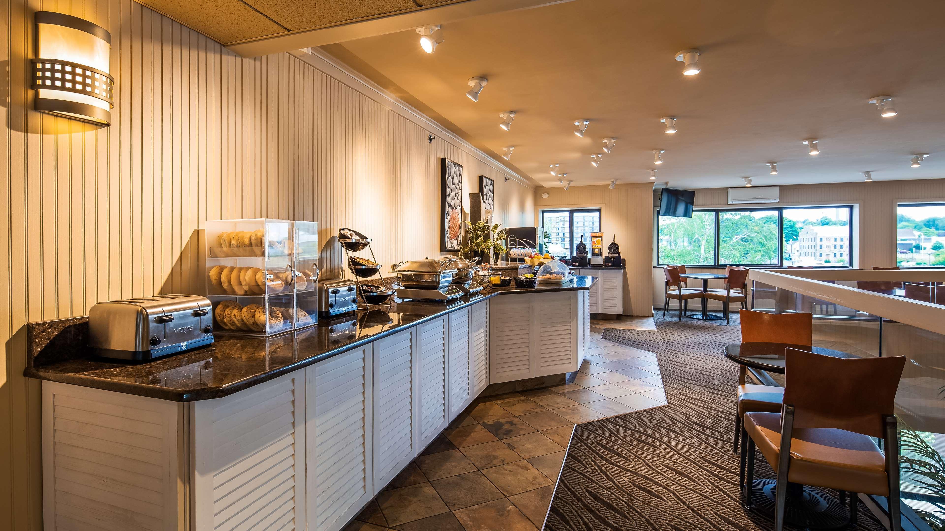 Best Western Plus Oswego Hotel And Conference Center Ngoại thất bức ảnh